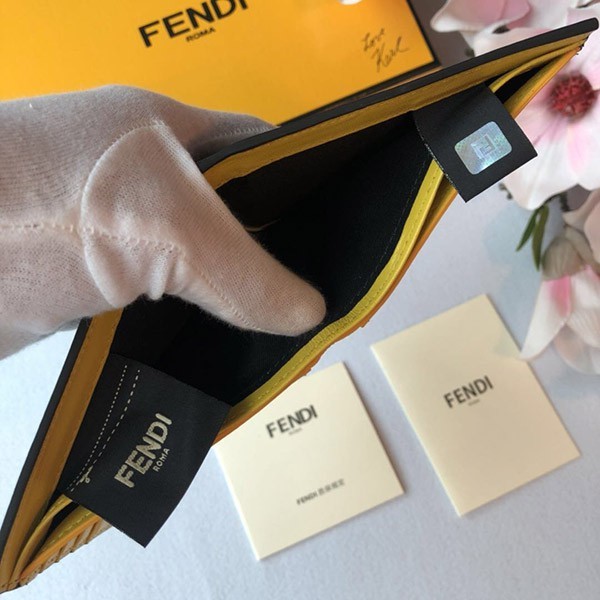 フェンディ 二つ折り財布 コピー コーナーバグズ 7M0274品質保証